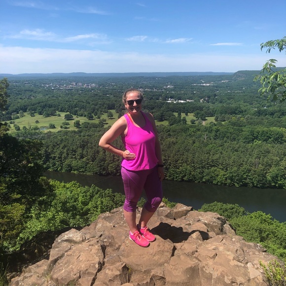 Meet your Posher, Vickie - Picture 5 of 8